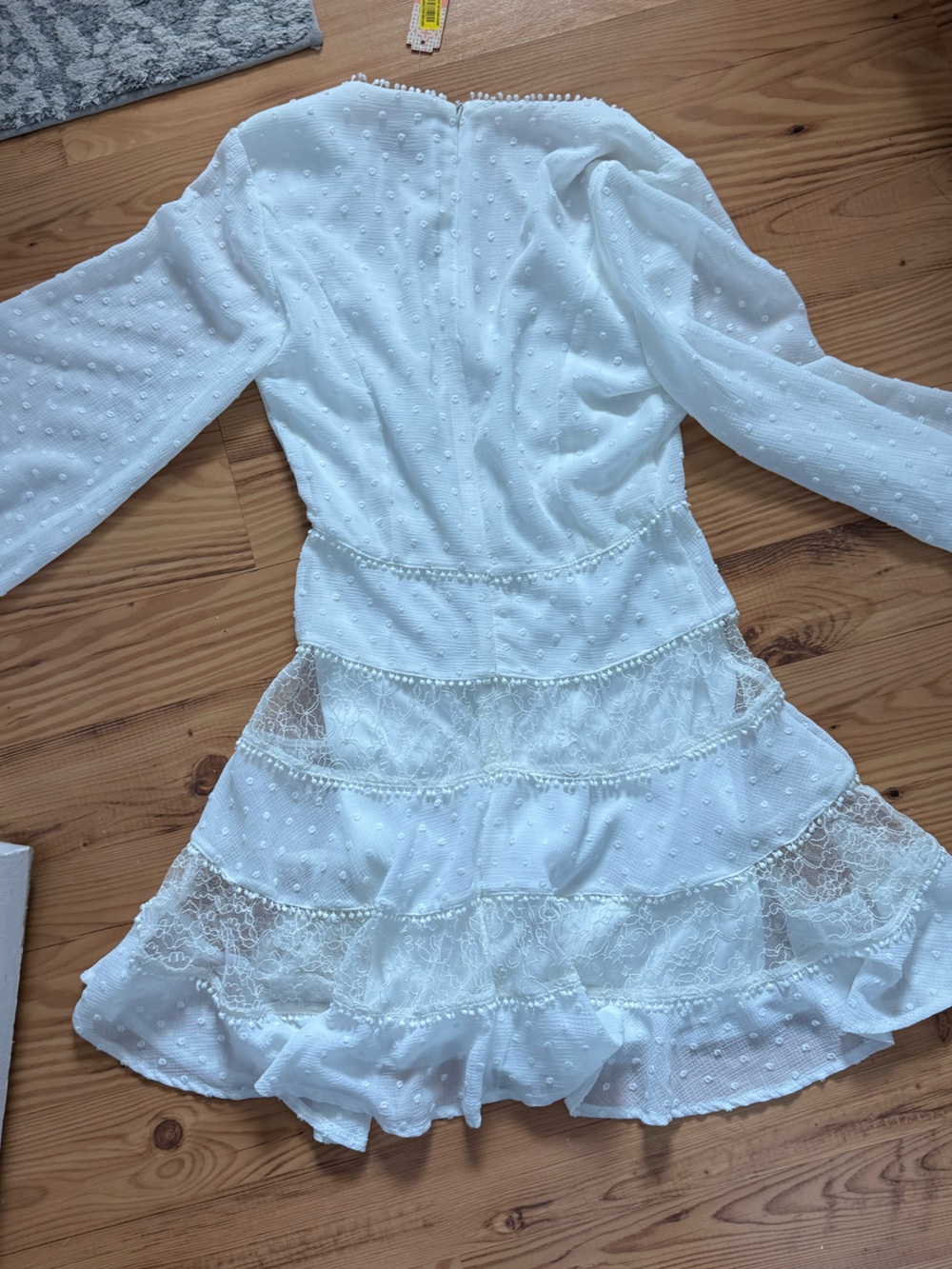 Gianni Bini White Swiss Dot Lace Tiered Long-Sleeve Dress new with tags - Picture 11 of 11